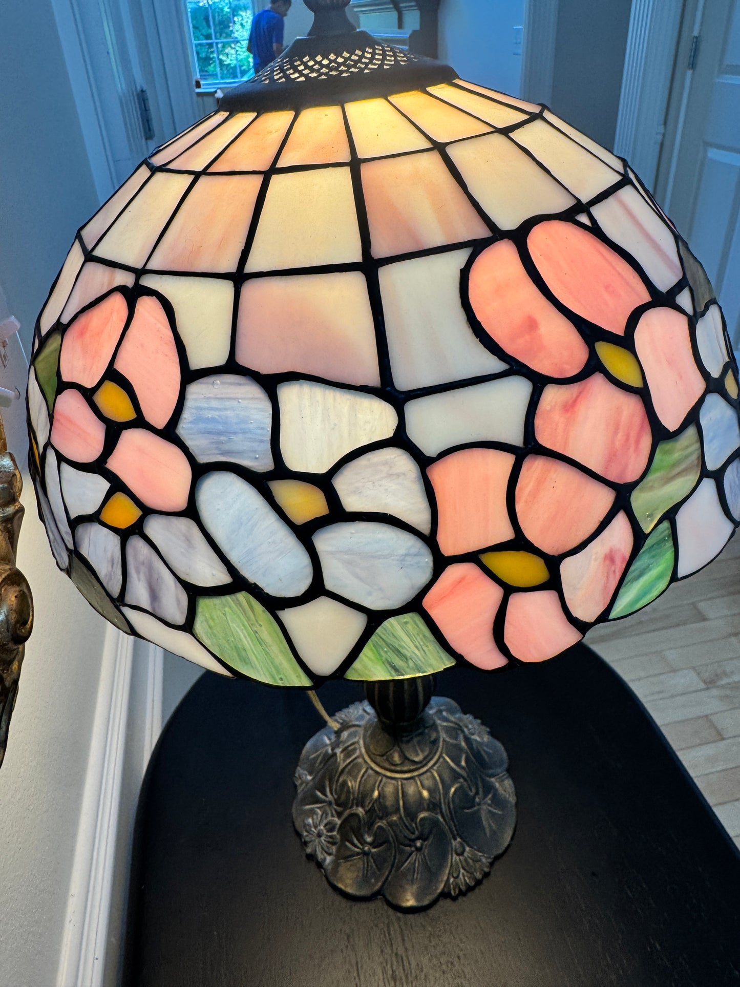 Vintage-Inspired Floral Stained Glass Table Lamp – 18” Tall
