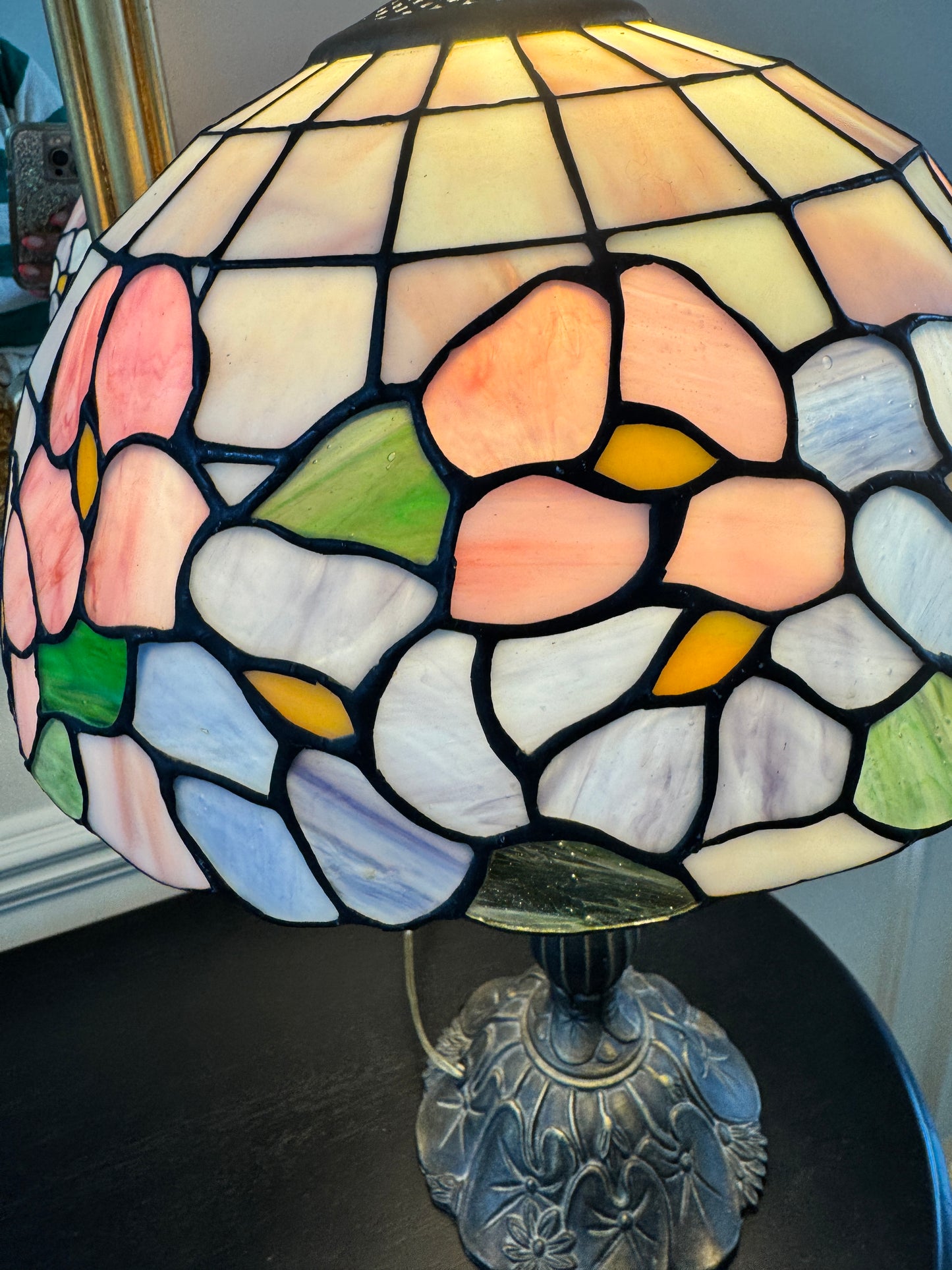 Vintage-Inspired Floral Stained Glass Table Lamp – 18” Tall