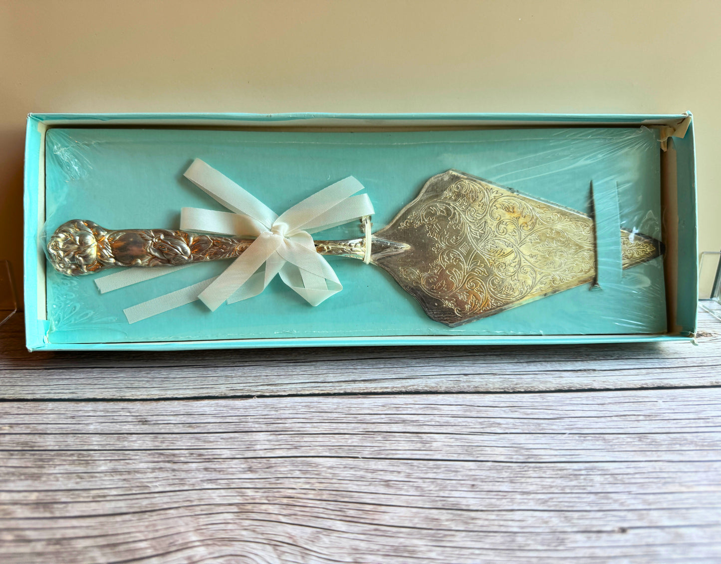 Vintage Silver-Plated Cake Server in Sealed Box – 1990s Elegance
