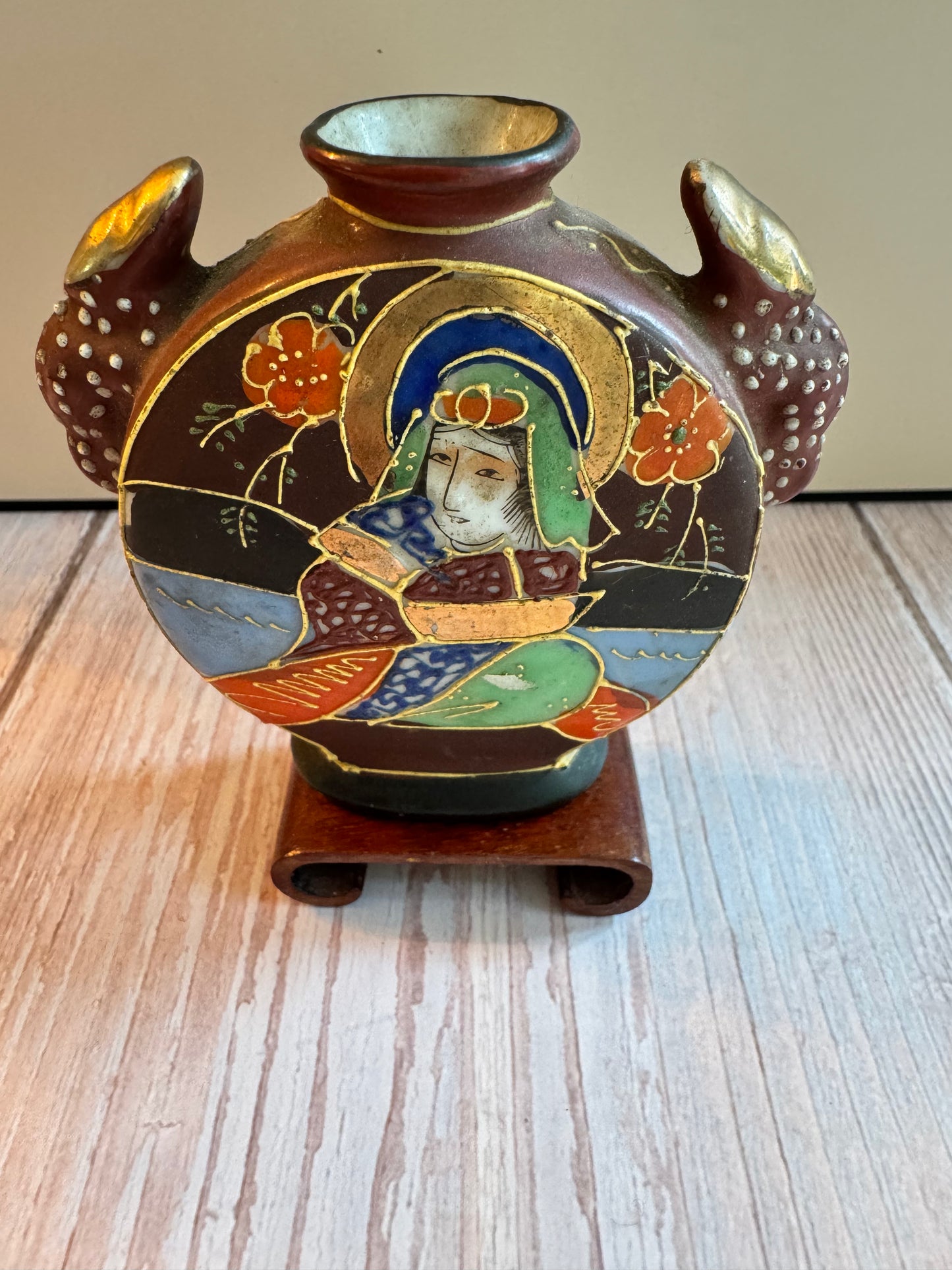 Takito Japanese Figural Porcelain Vase – Hand-Painted, 3”