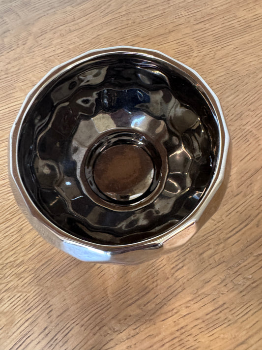 Marres Silver Faceted Porcelain Bowl – Modern Decorative Dish from Medellín, Colombia (4"x 6")