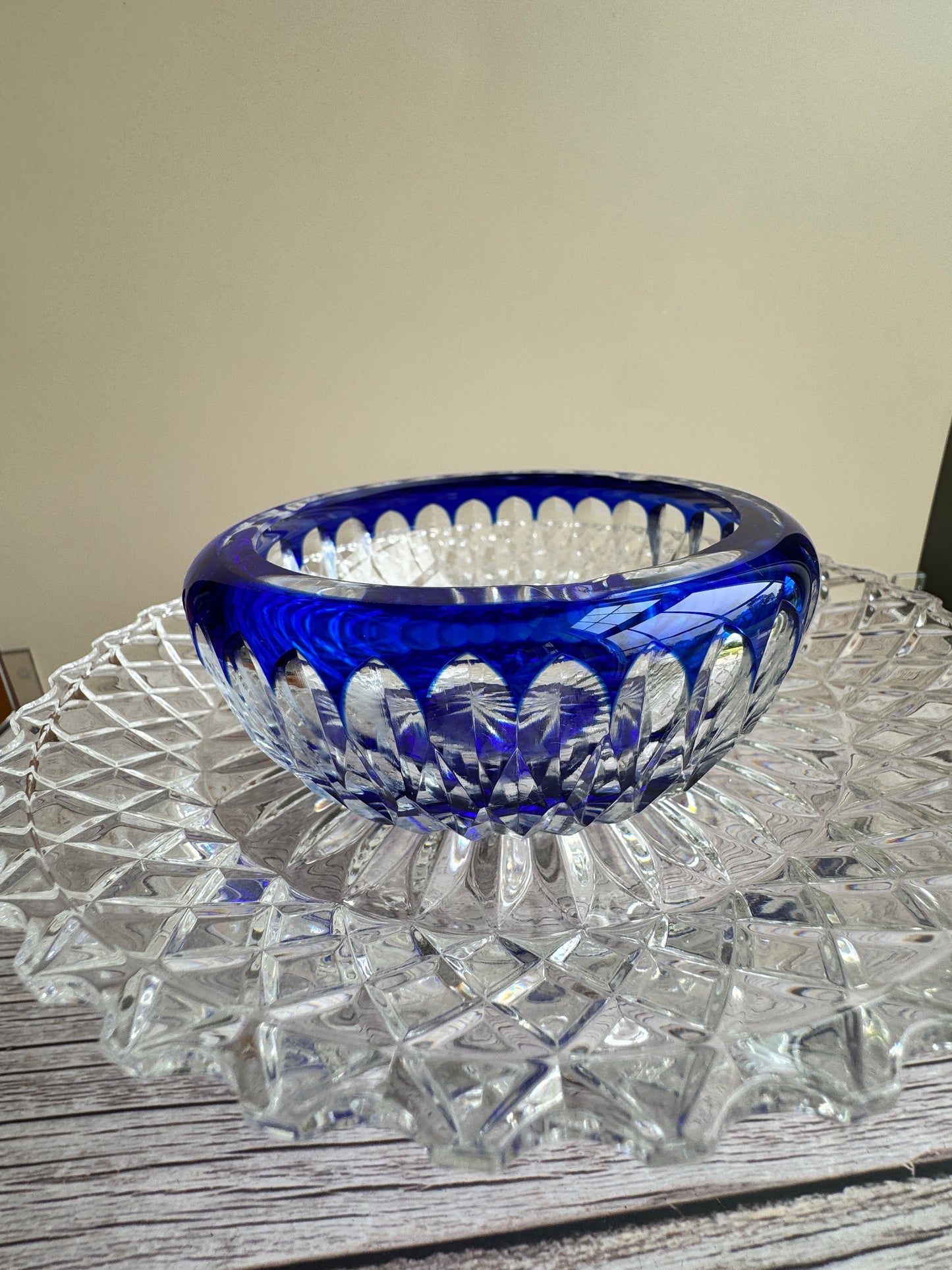 Cut-to-Clear Cobalt Blue Crystal Bowl – Starburst Base, Deep Overlay