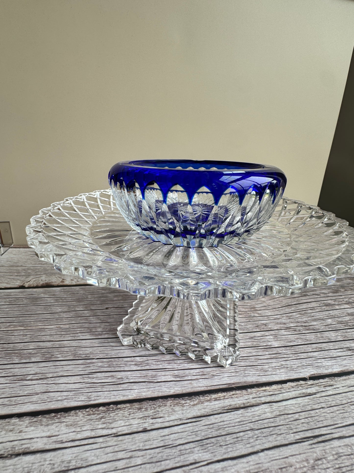 Cut-to-Clear Cobalt Blue Crystal Bowl – Starburst Base, Deep Overlay