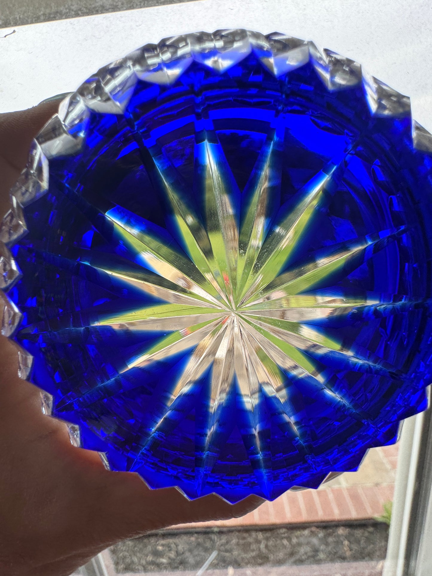 Cut-to-Clear Cobalt Blue Crystal Bowl – Starburst Base, Deep Overlay