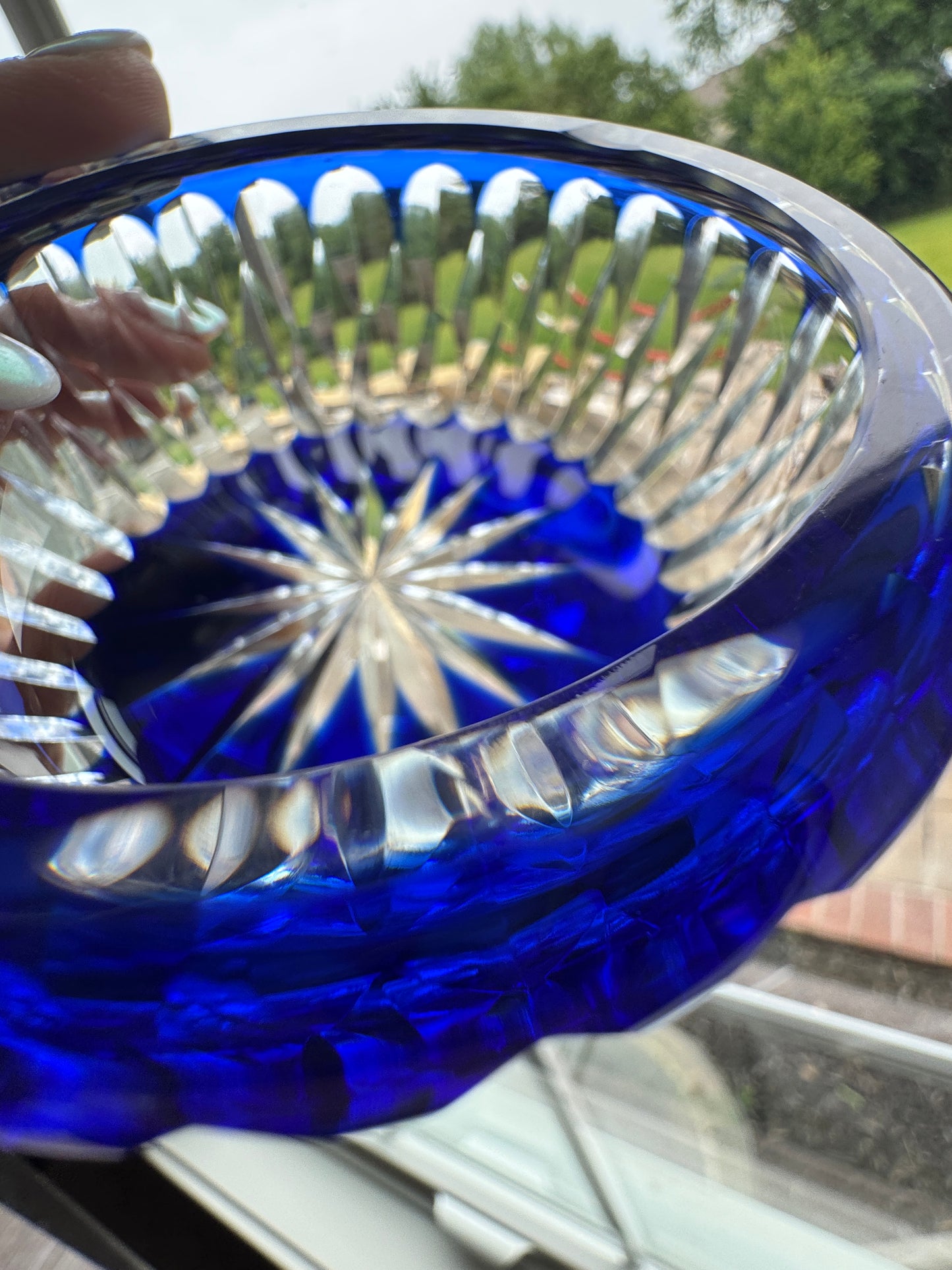 Cut-to-Clear Cobalt Blue Crystal Bowl – Starburst Base, Deep Overlay
