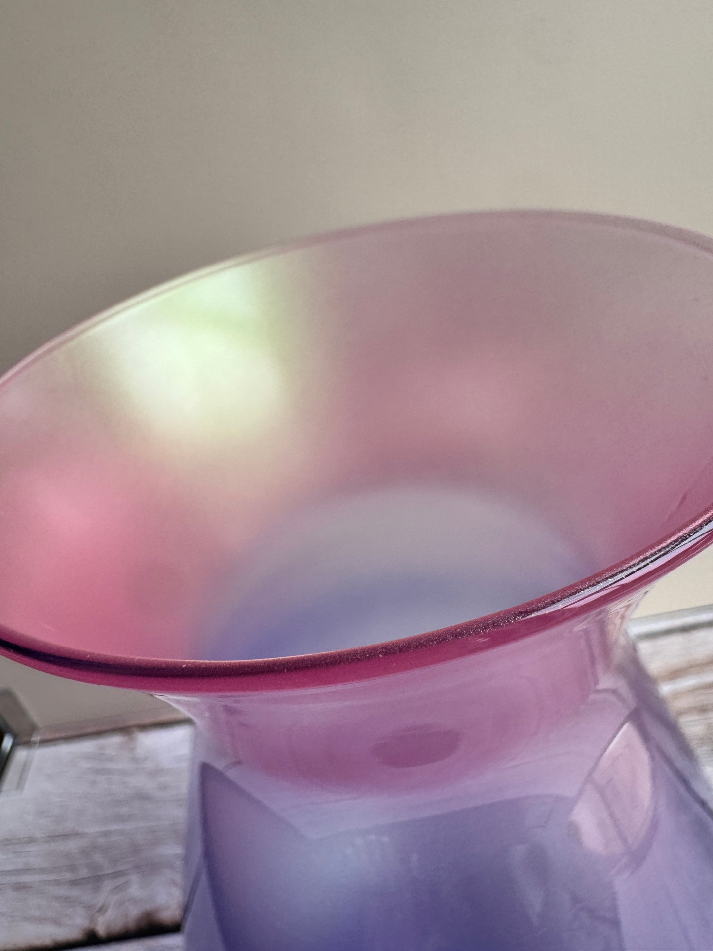 Iridescent Lavender Ombré Glass Vase – Modern Frosted Pink & Purple Home Decor