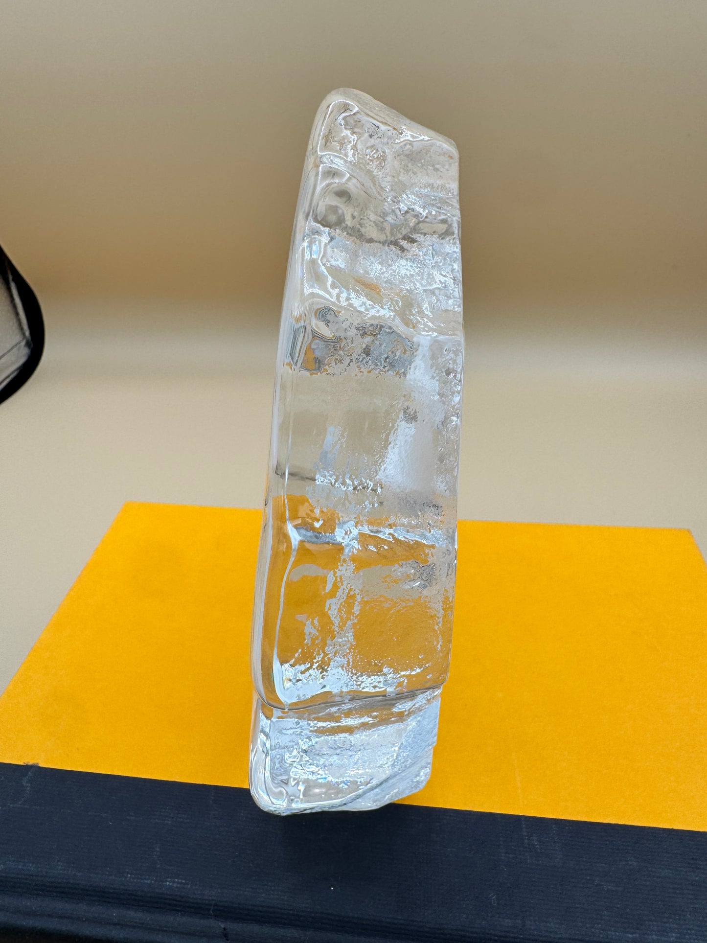 Mats Jonasson crystal lion statute