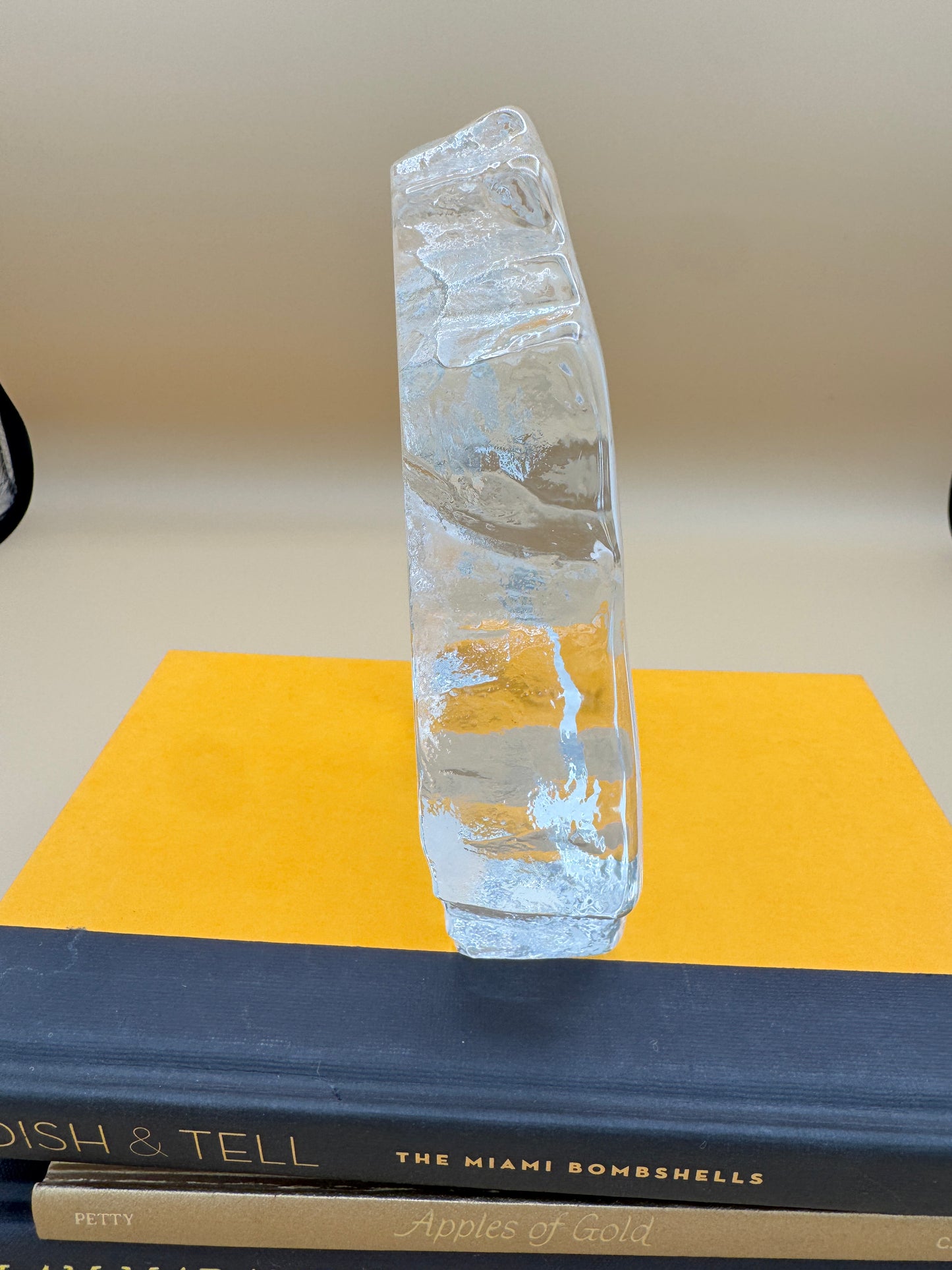 Mats Jonasson crystal lion statute