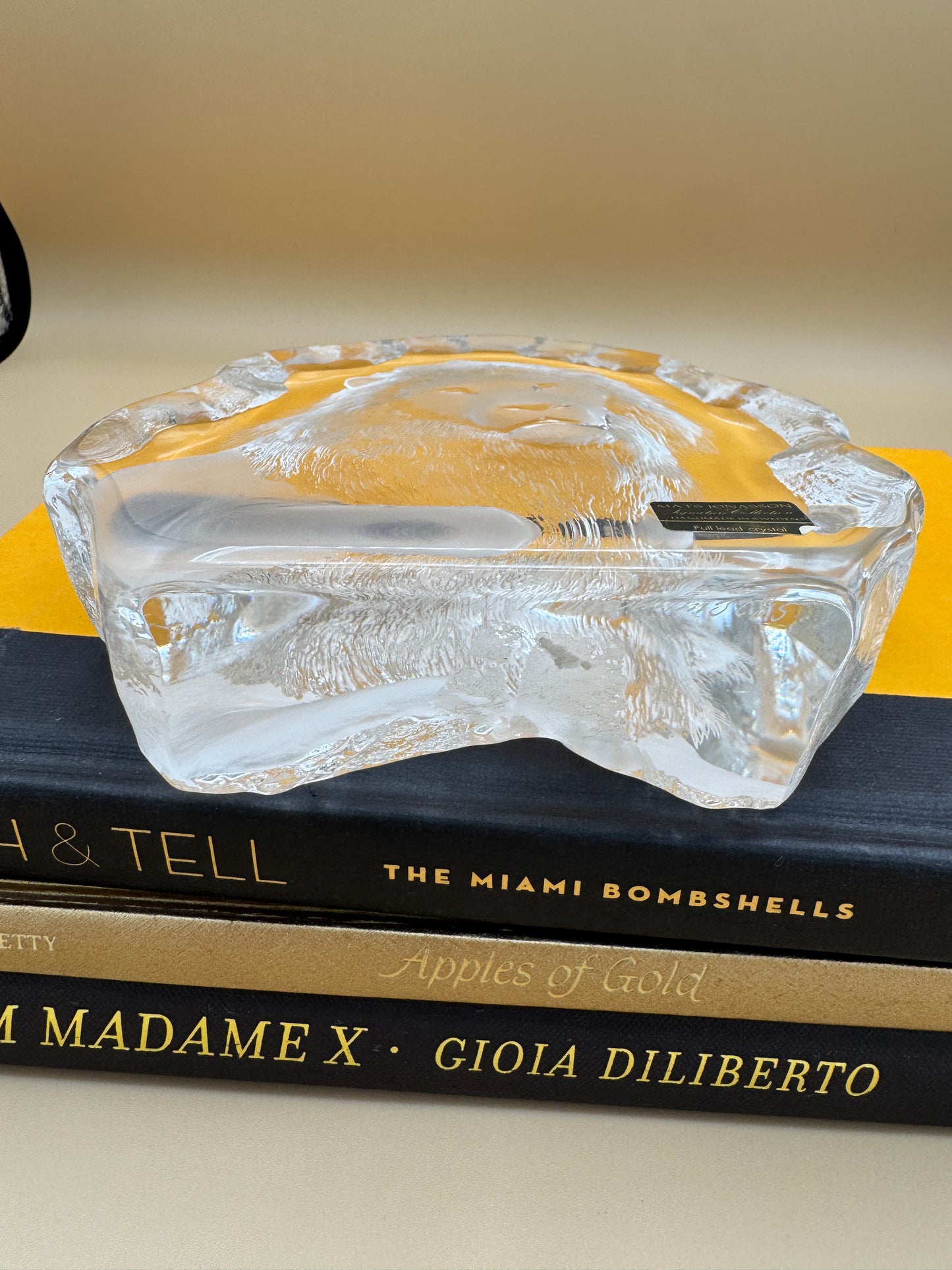Mats Jonasson crystal lion statute