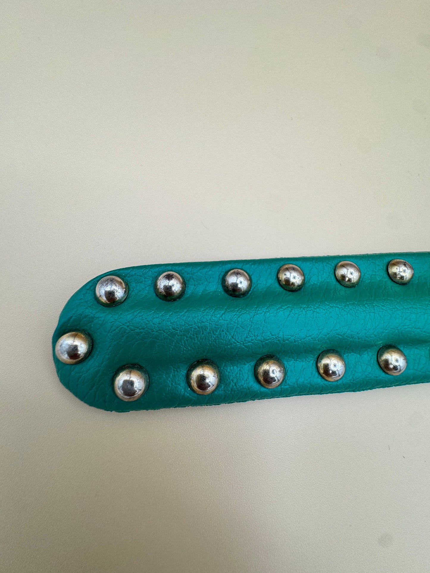 Vintage Studded Faux Leather Hangers – Red, Black & Green (Multiple Sizes)