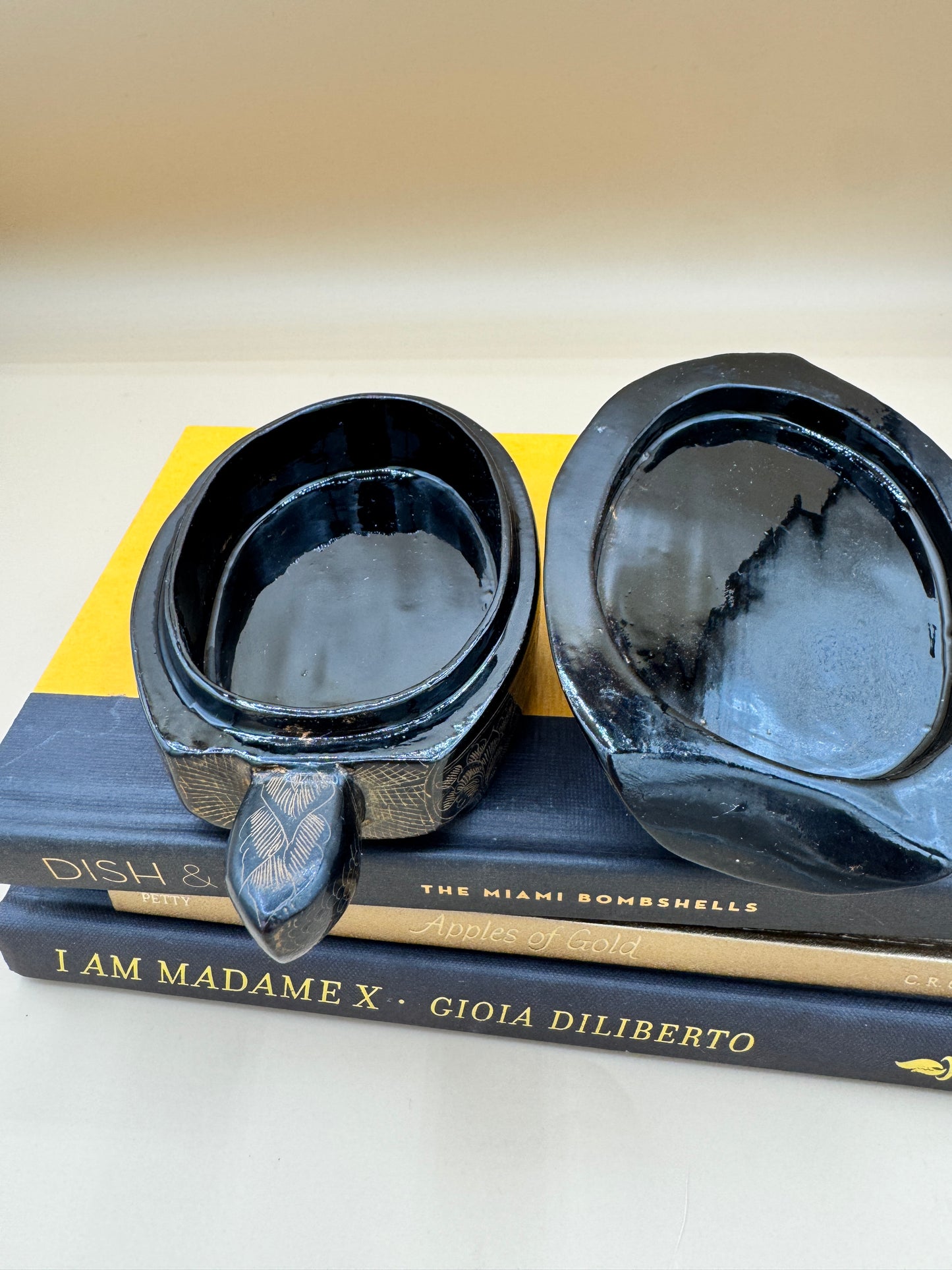 Hand-Carved Black Lacquer Turtle Trinket Box with Floral Etching – 8”