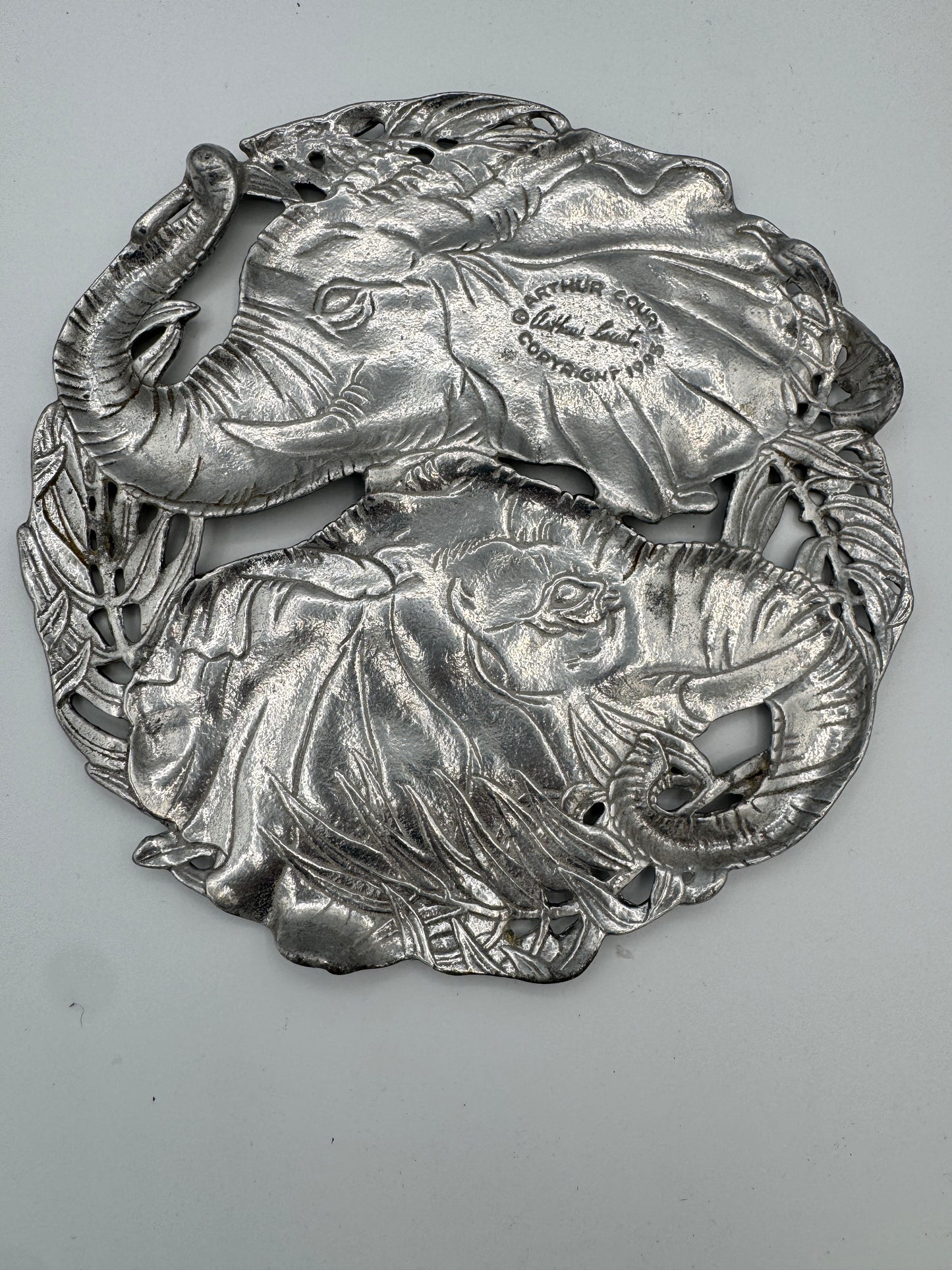Arthur Court 1995 Elephant Trivet – Silver-Tone Aluminum