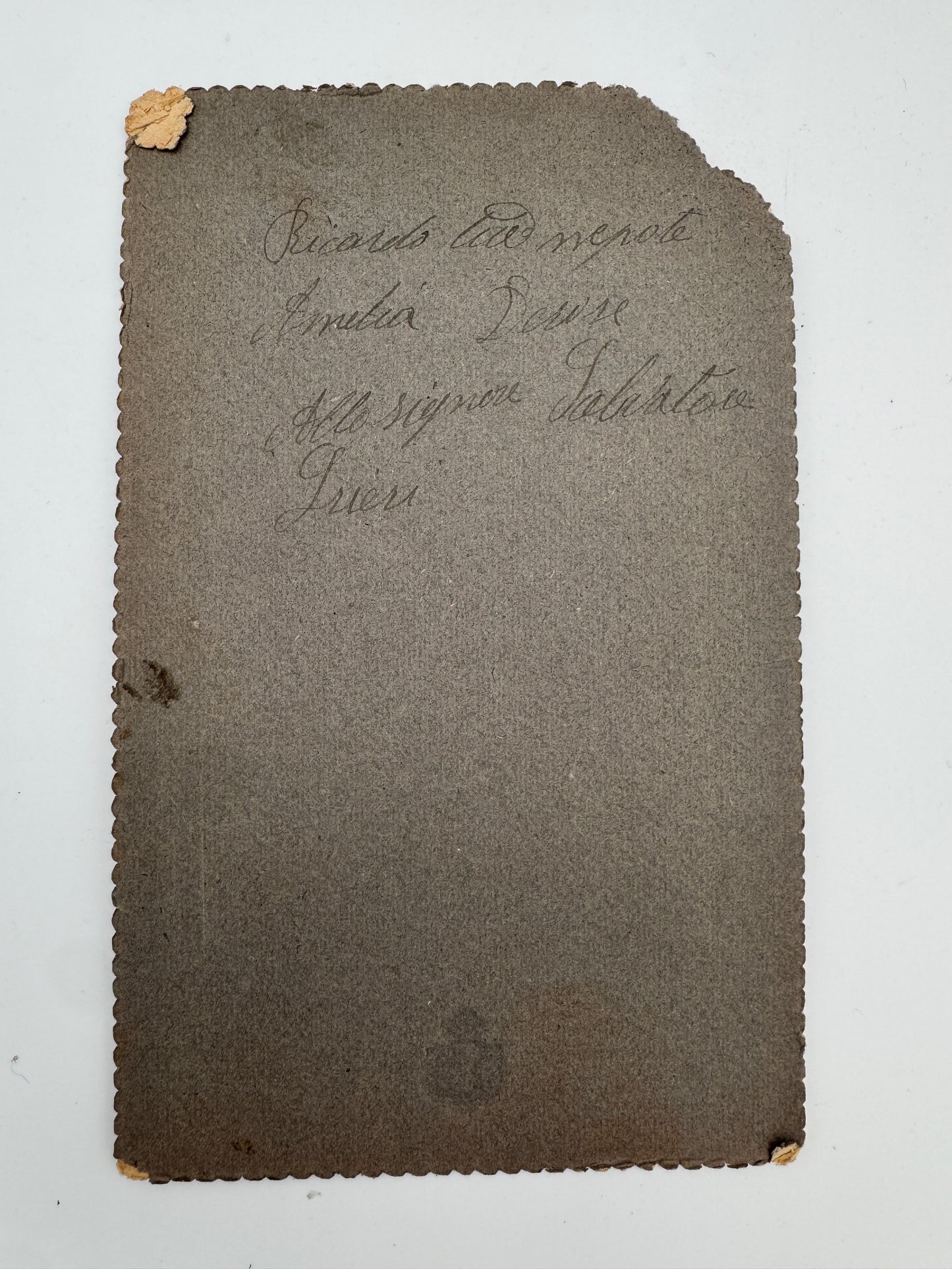 Antique 1900s Cabinet Card – Woman with Locket & Flowers (Italy)