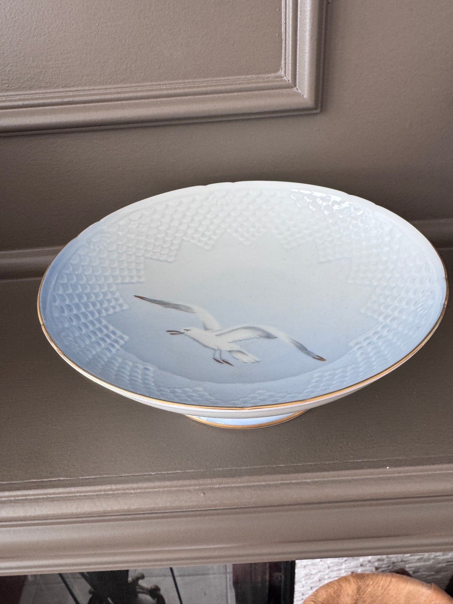 Bing & Grøndahl Seagull Pedestal Bowl No. 223 – Danish Porcelain, Denmark, 1950s