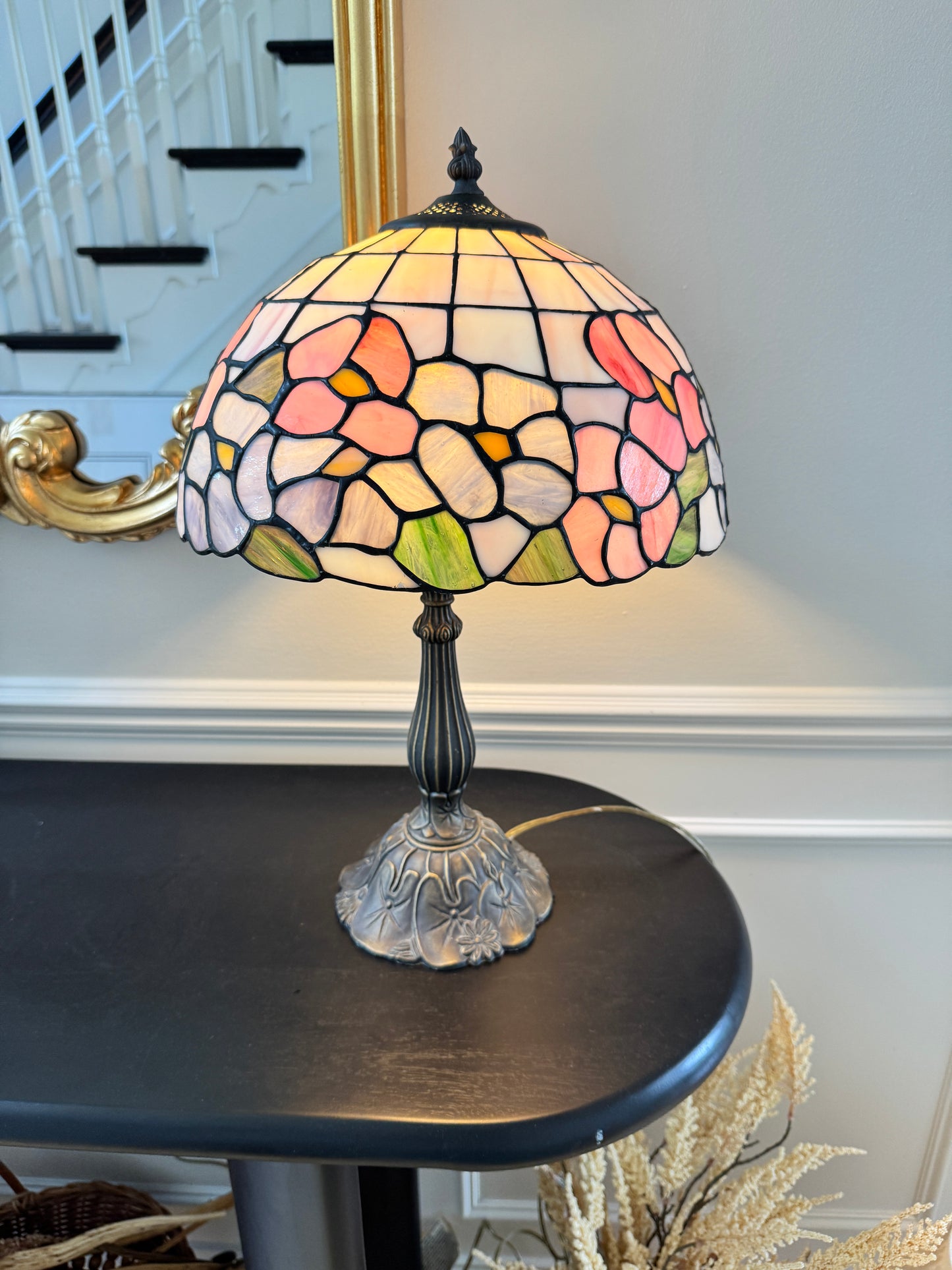Vintage-Inspired Floral Stained Glass Table Lamp – 18” Tall