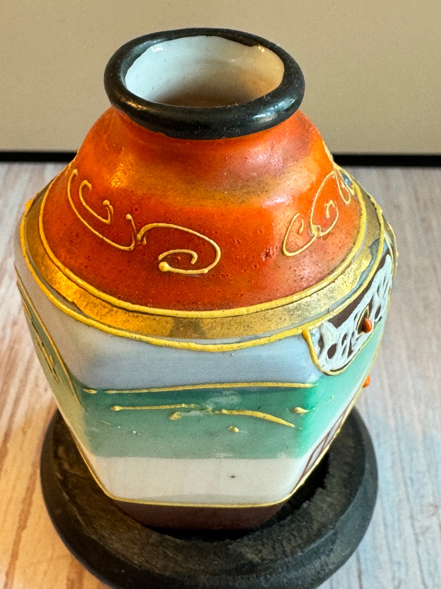 Miniature Japanese Moriage Vase with Geisha – Hand-Painted, 2.5”