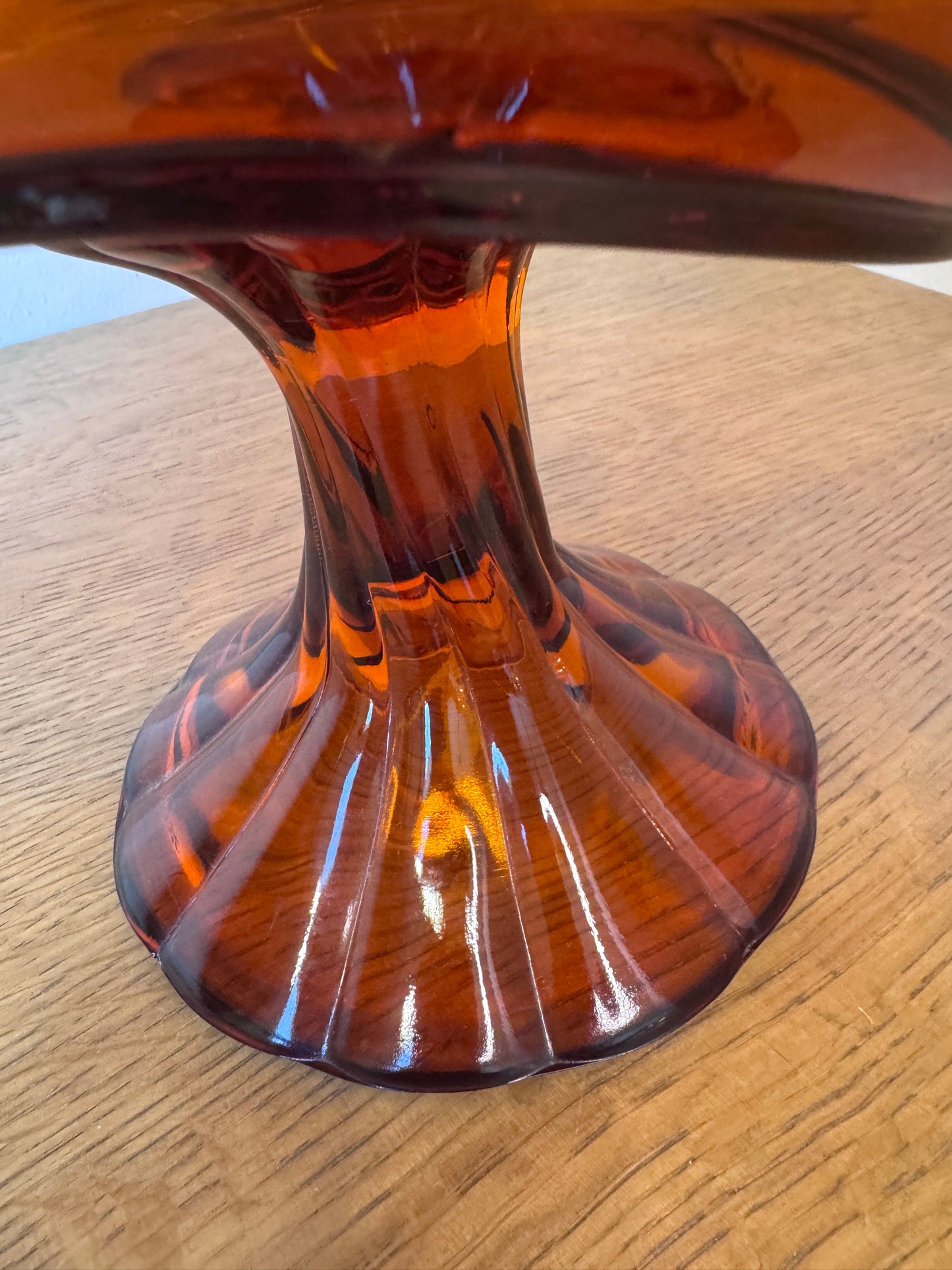 Amber Glass Lace-Edge Pedestal Banana Boat