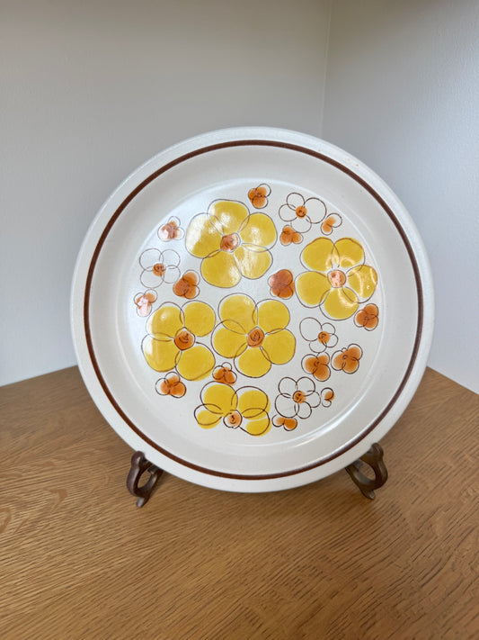 Vintage Fuji Stone “Butter Cups” Dinner Plate – Made in Japan, 1970s Floral Stoneware