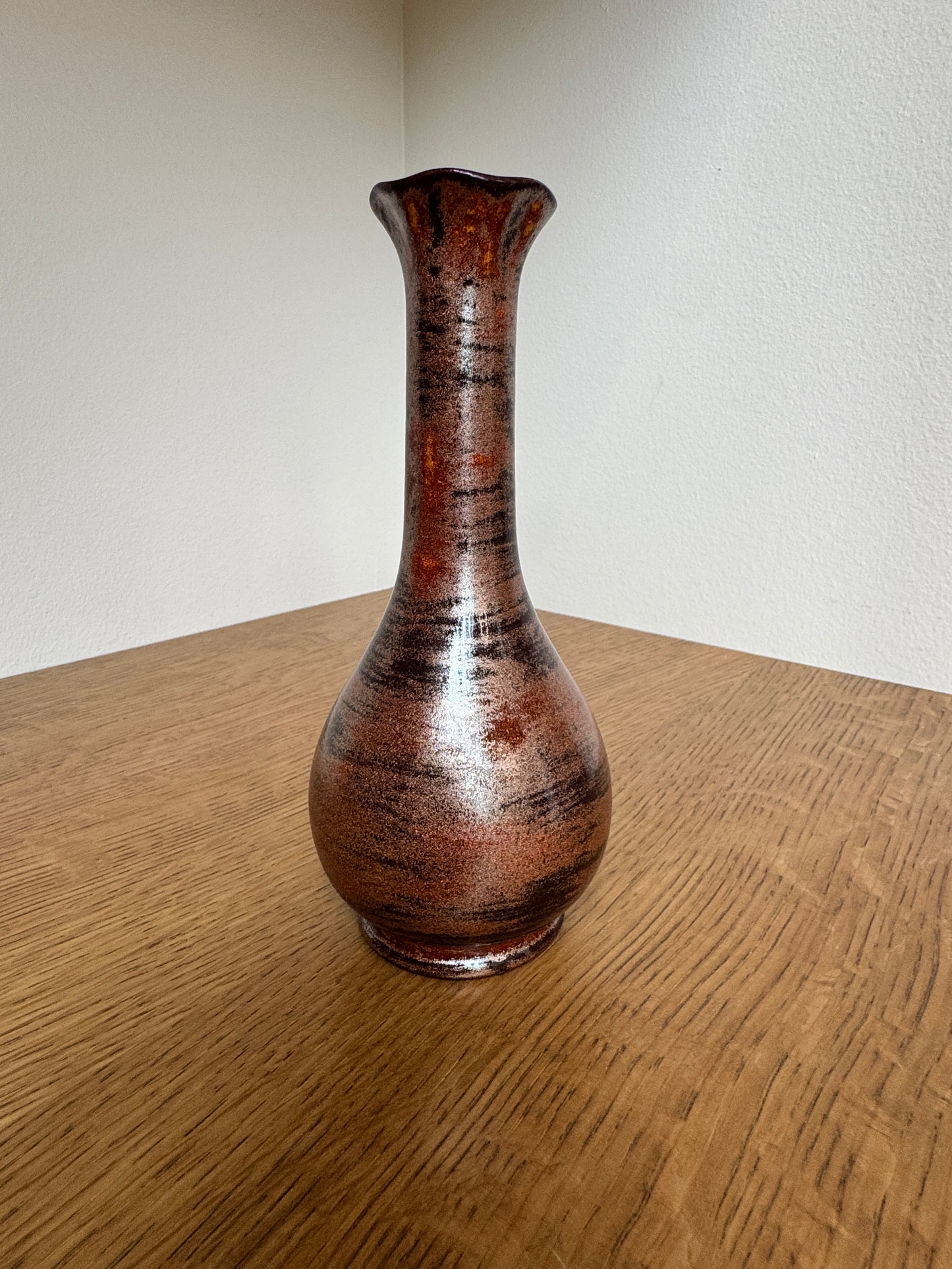 Rustic Japanese-Style Bud Vase – Earthy Drip Glaze, Signed “Mark”