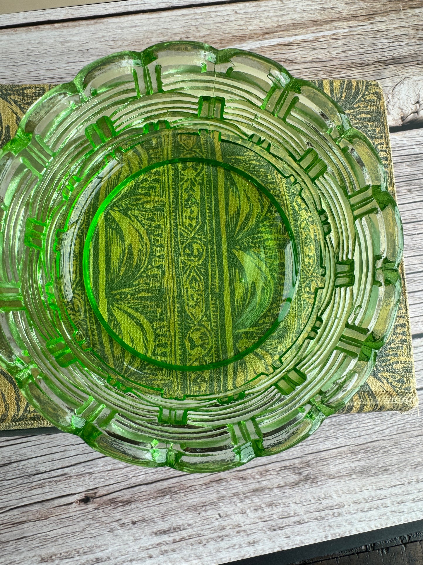 L.E. Smith Apple Green Wicker Pattern Glass Bowl – 1930s Depression Glass