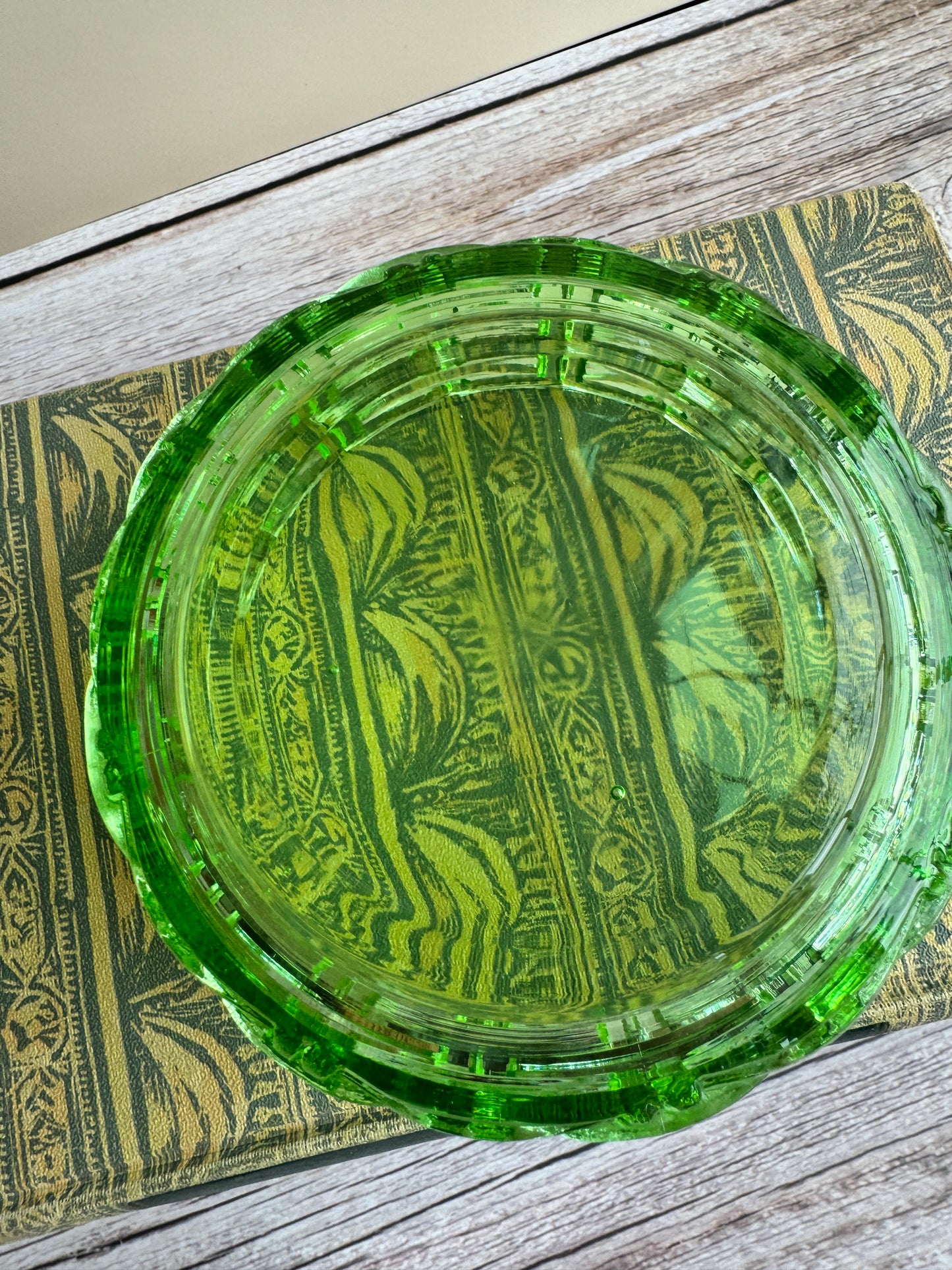 L.E. Smith Apple Green Wicker Pattern Glass Bowl – 1930s Depression Glass