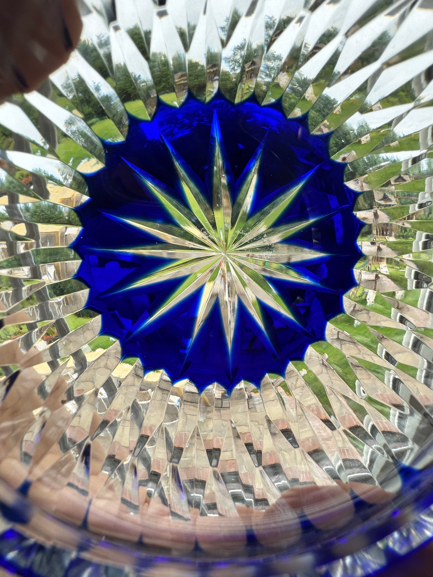 Cut-to-Clear Cobalt Blue Crystal Bowl – Starburst Base, Deep Overlay