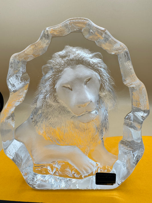 Mats Jonasson crystal lion statute