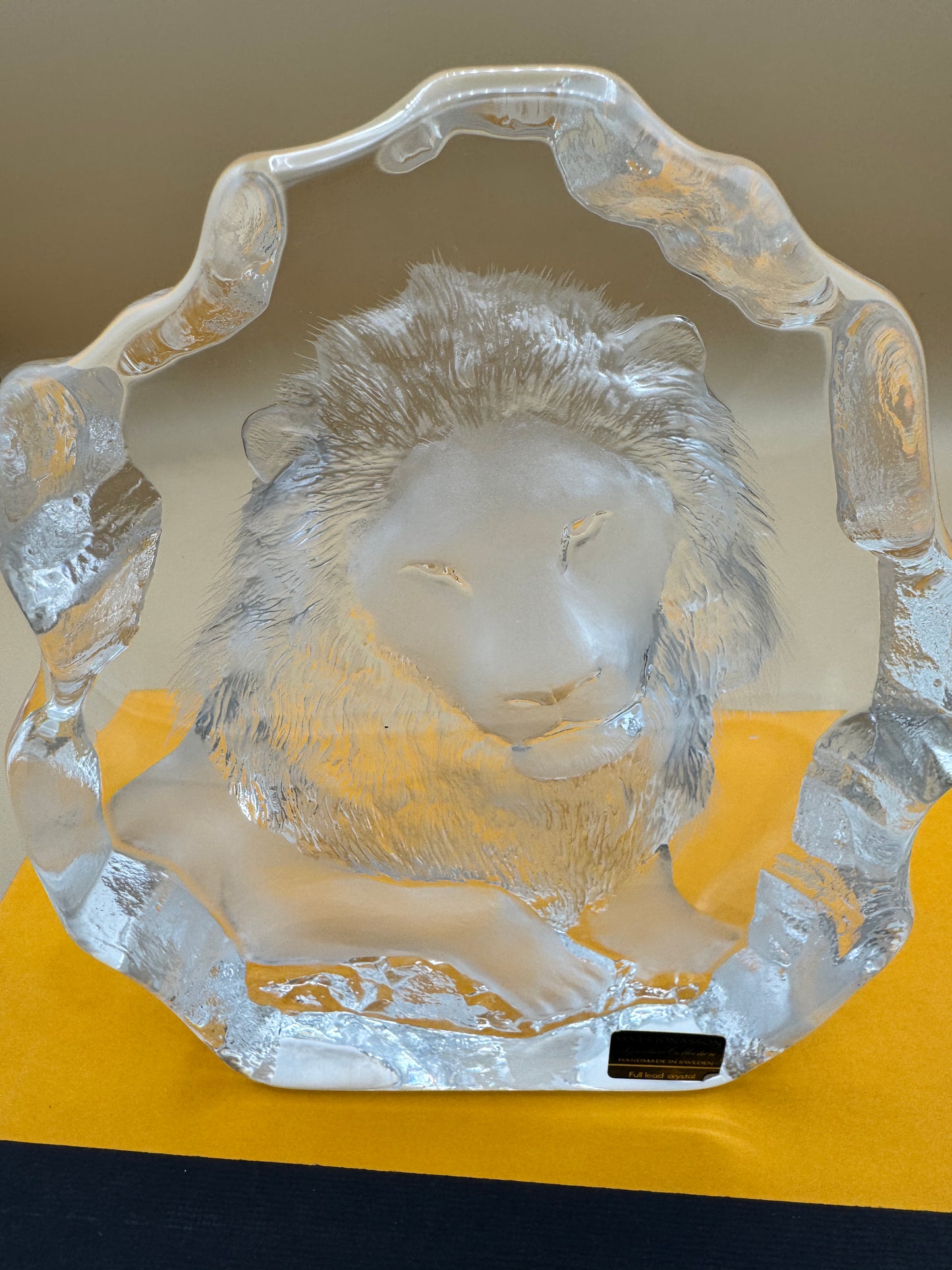 Mats Jonasson crystal lion statute