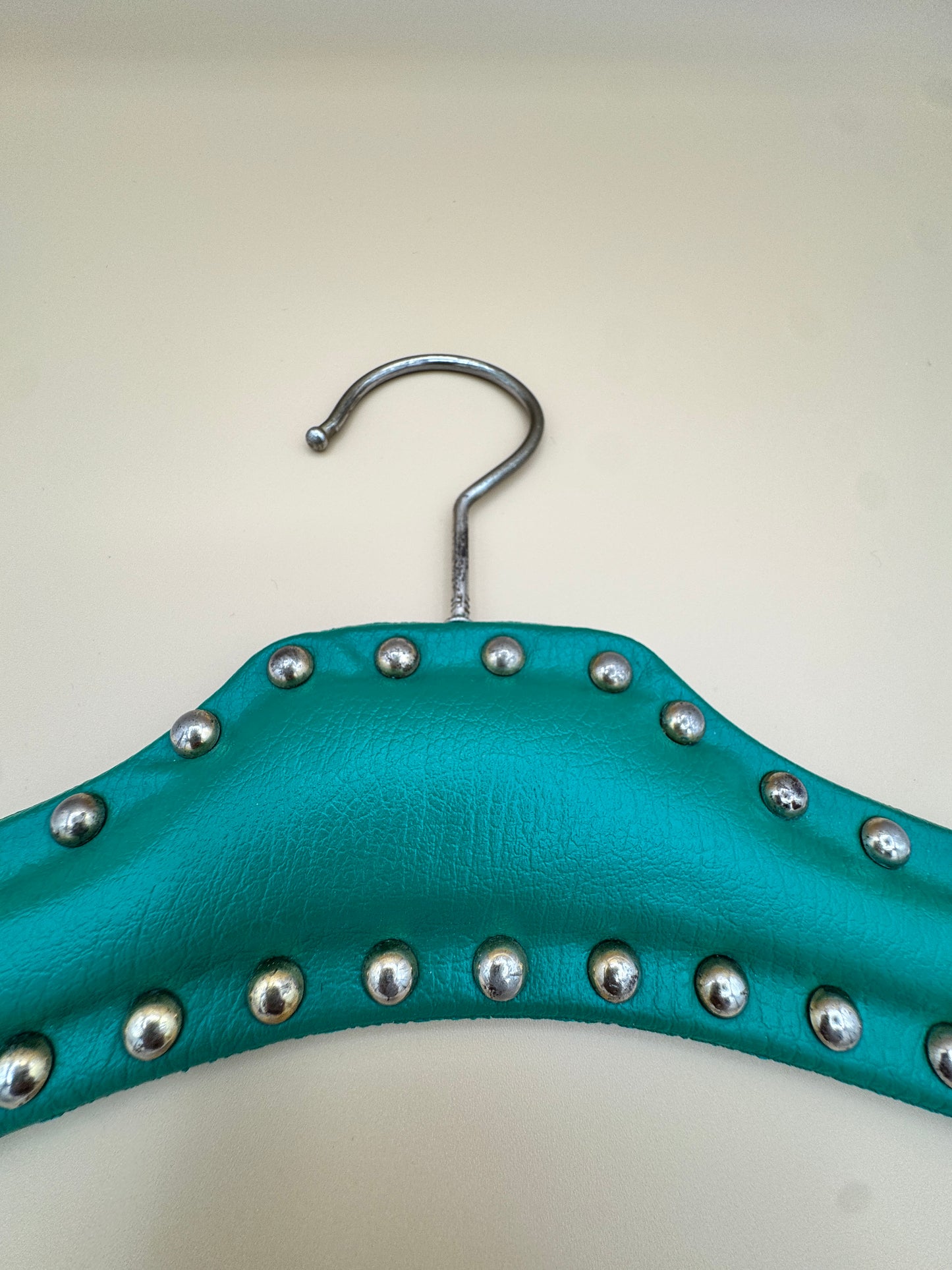 Vintage Studded Faux Leather Hangers – Red, Black & Green (Multiple Sizes)