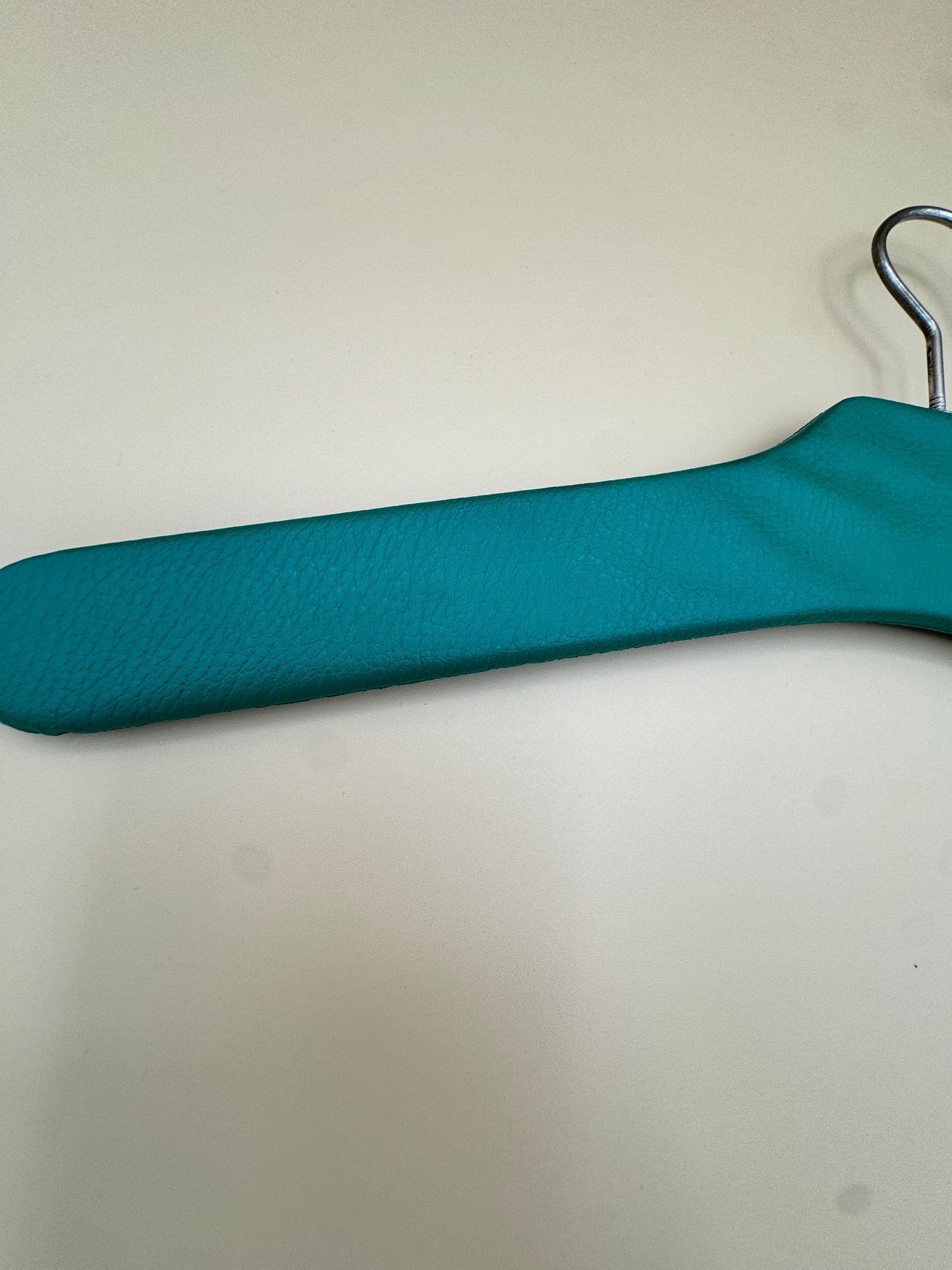 Vintage Studded Faux Leather Hangers – Red, Black & Green (Multiple Sizes)