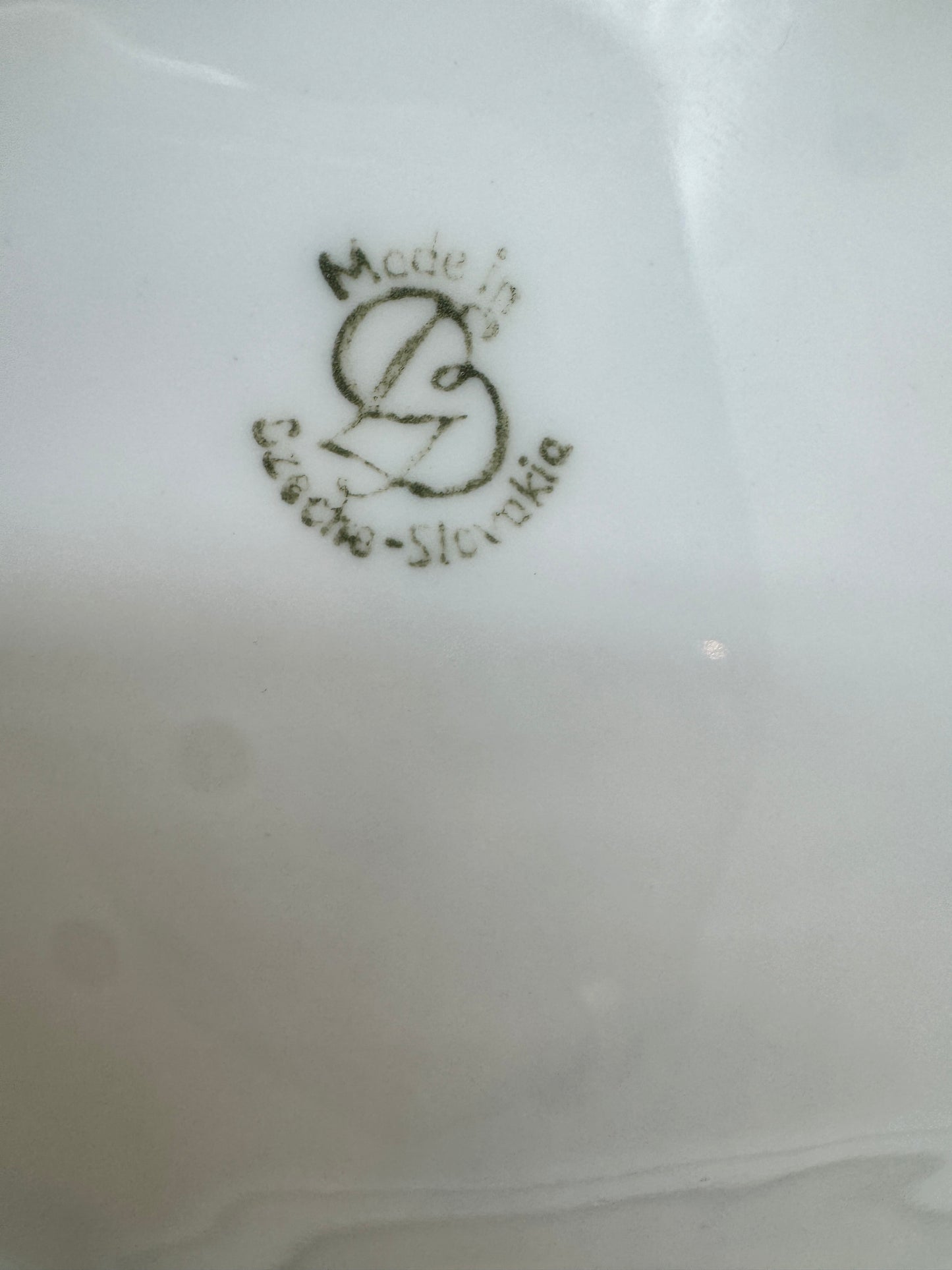 Gebrüder Benedikt Porcelain Bowl – Bird & Floral Design, Czechoslovakia, 8.5”