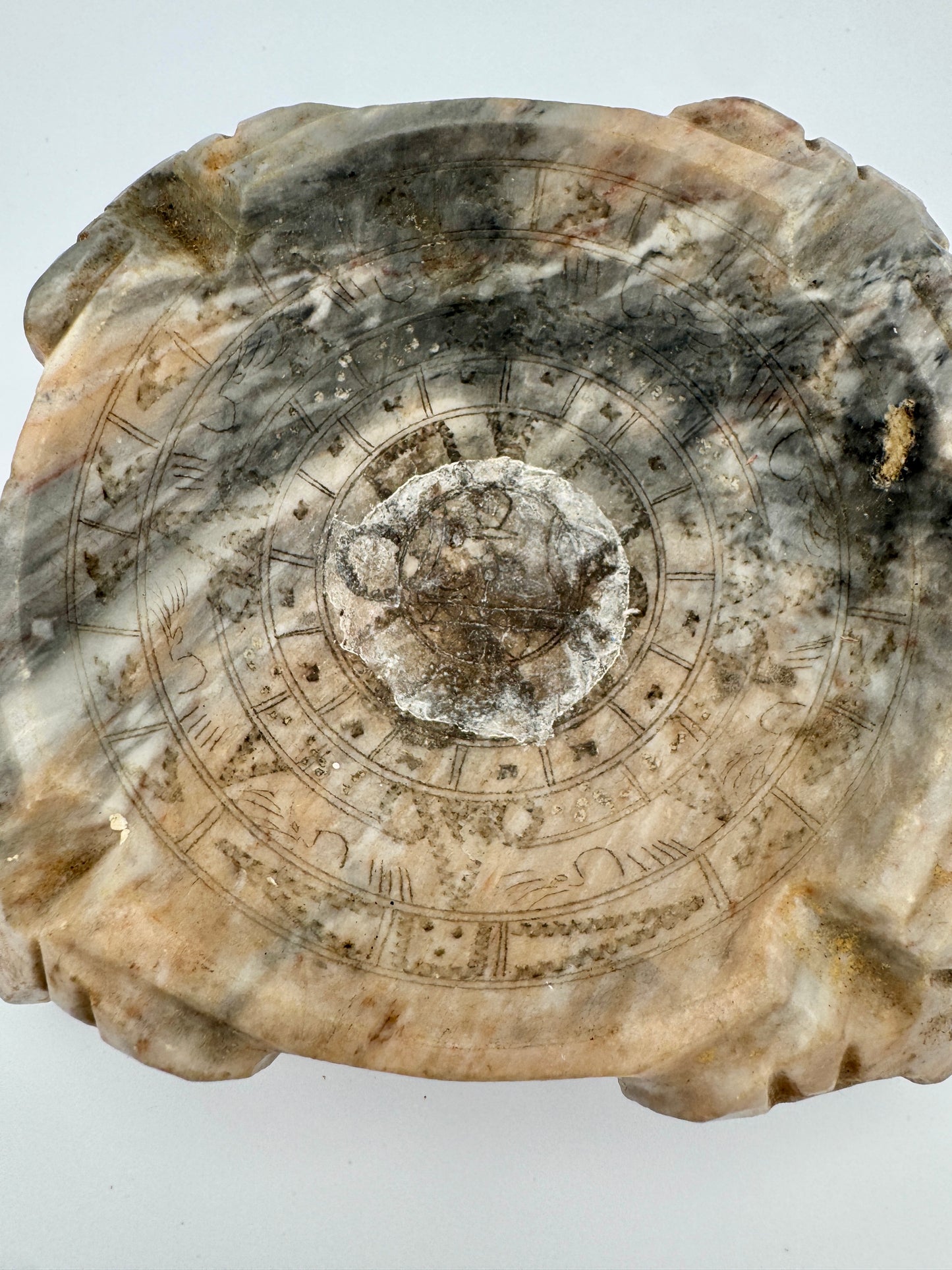 Hand-Carved Onyx Marble Ashtray with Aztec Sun Design – 1960s Stone Catchall