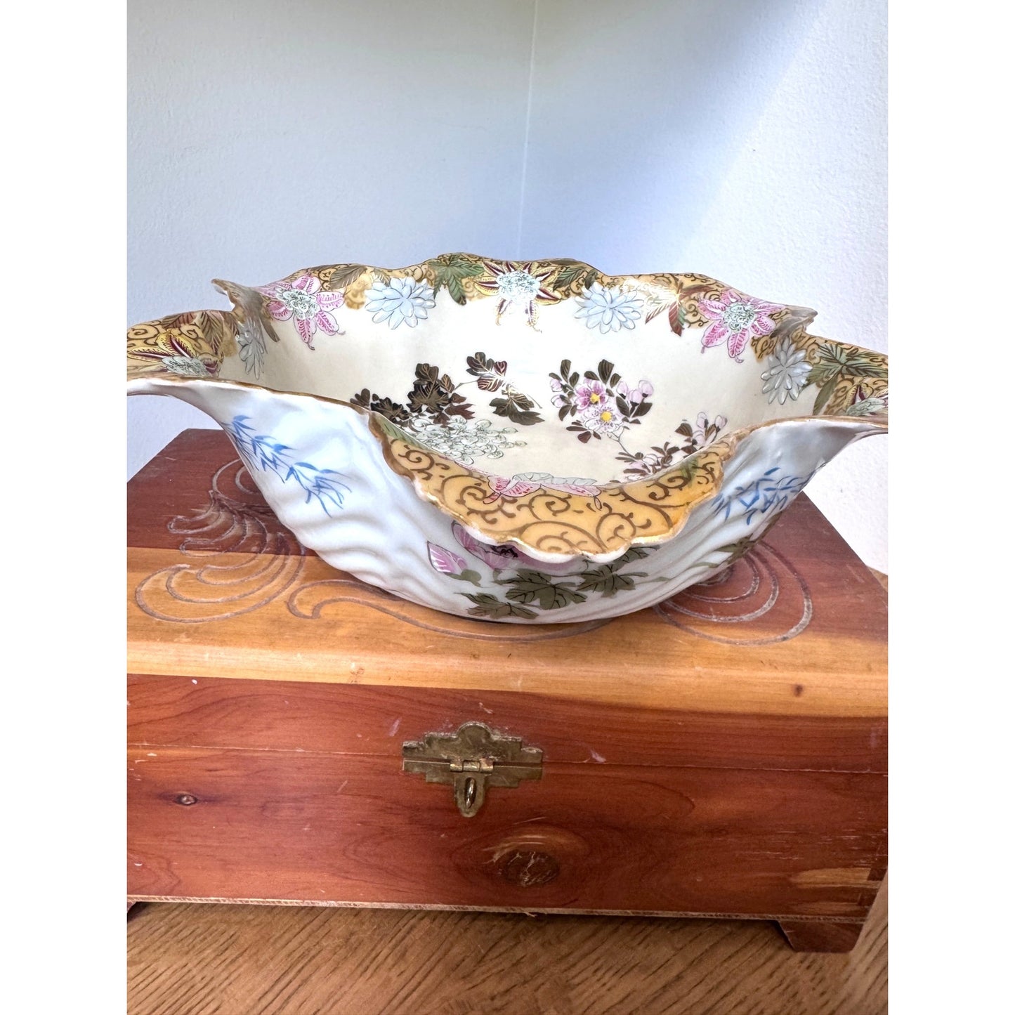 D&M New York Porcelain Bowl Scalloped Floral & Butterfly Gold Trim Decorative Dish